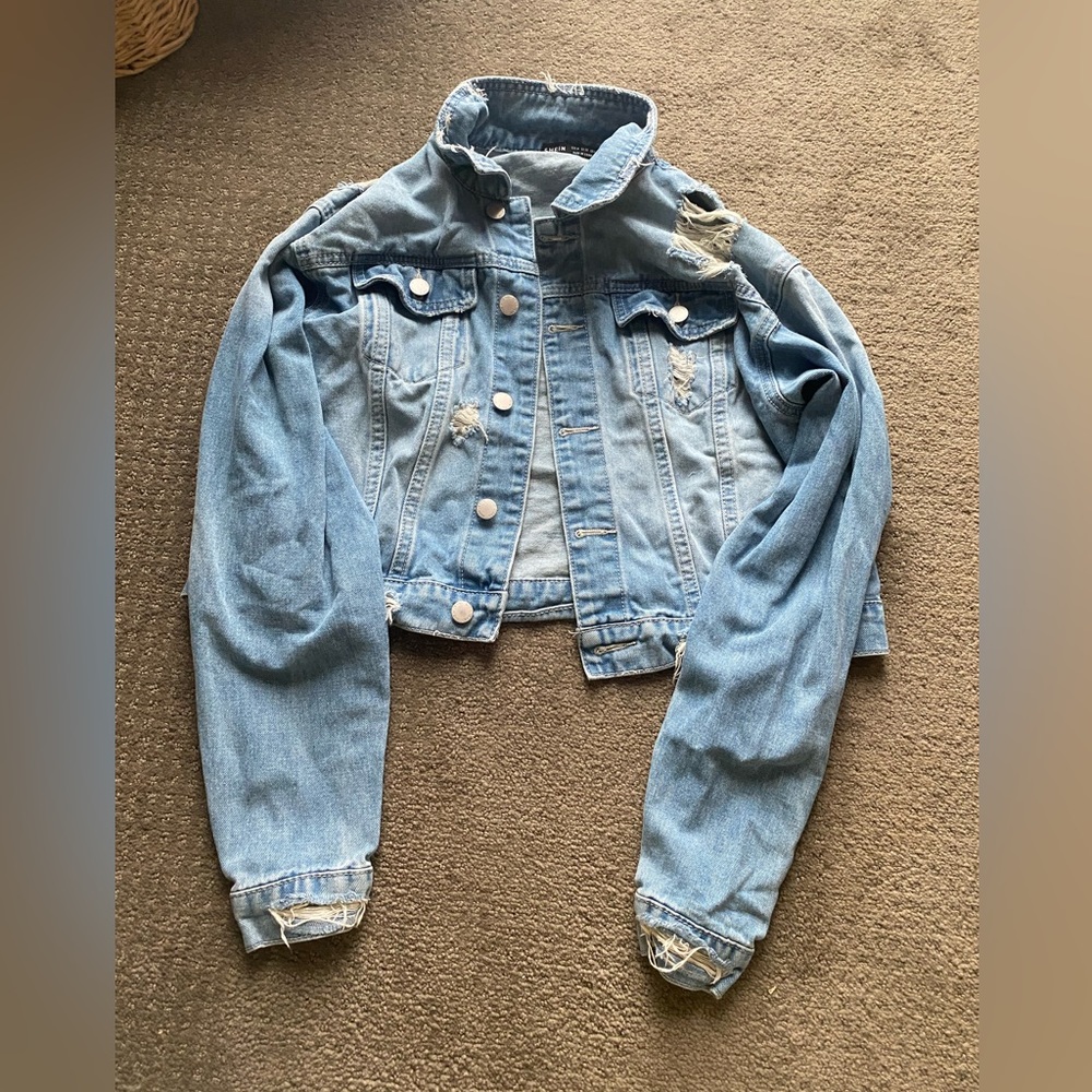 CROPPED Distressed Jean Jacket